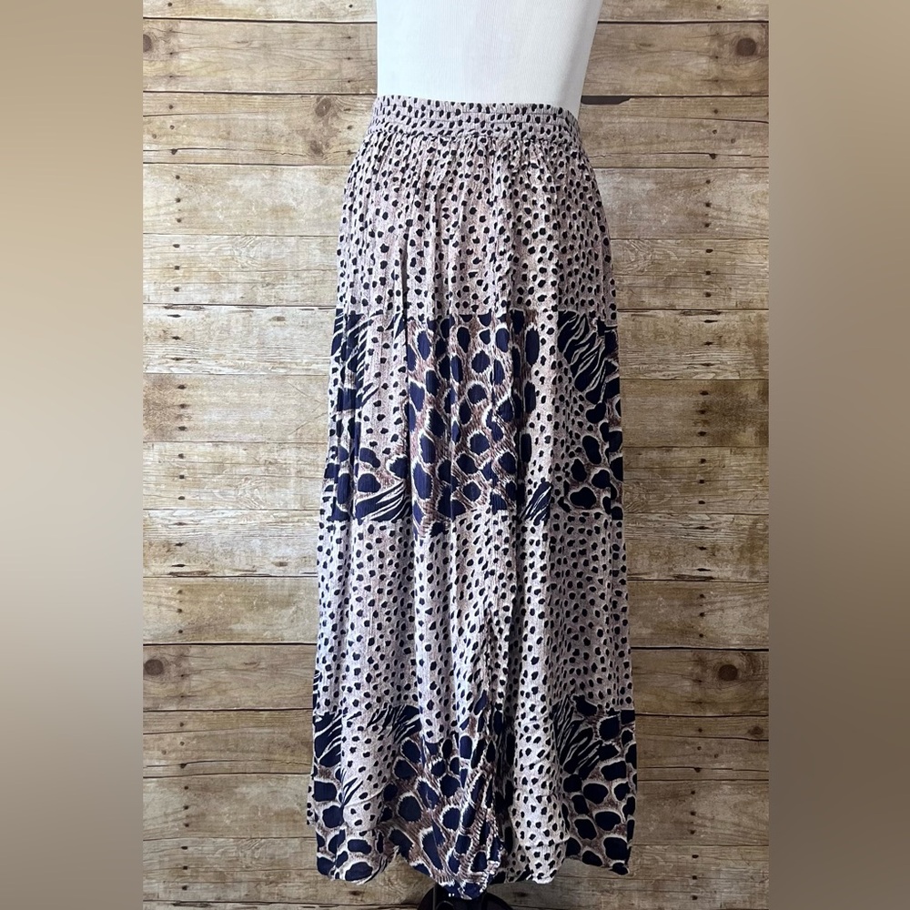 Symphony Womens Animal Print Midi Skirt Tan Navy Blue Rayon Smocked Waist Size M - Picture 3 of 8